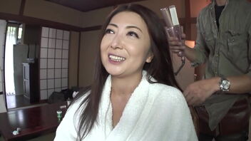 Beautiful Japanese wife’s first adult video: Squirting queen